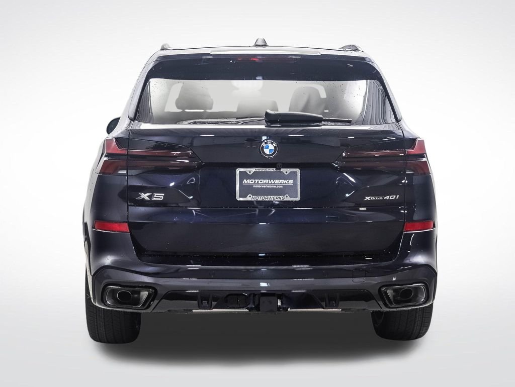 New 2026 Carbon Black Metallic BMW xDrive40i image 4