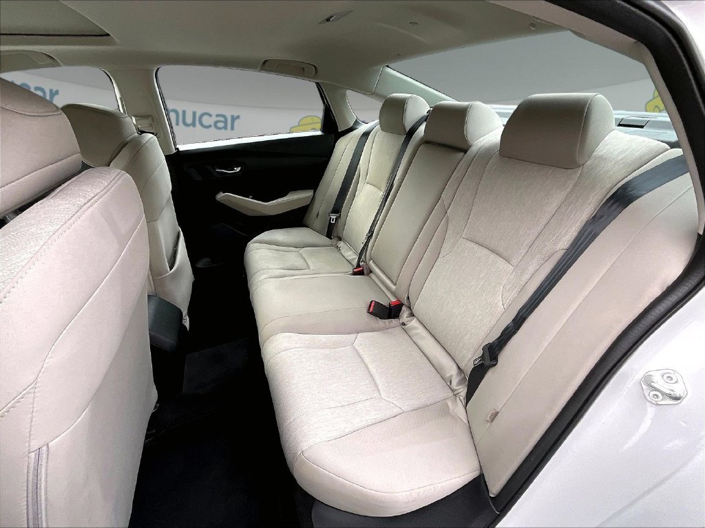 Used 2023 White Honda EX image 15
