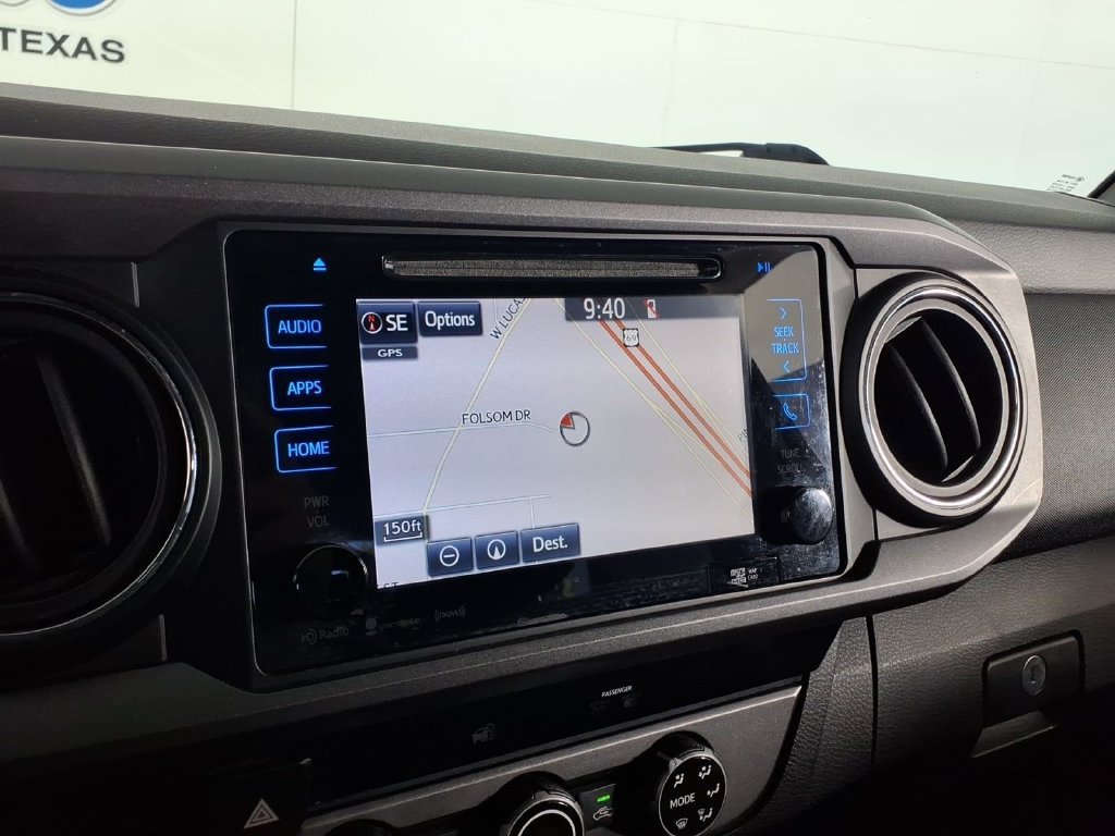 Used 2017 Super White Toyota SR5 image 25