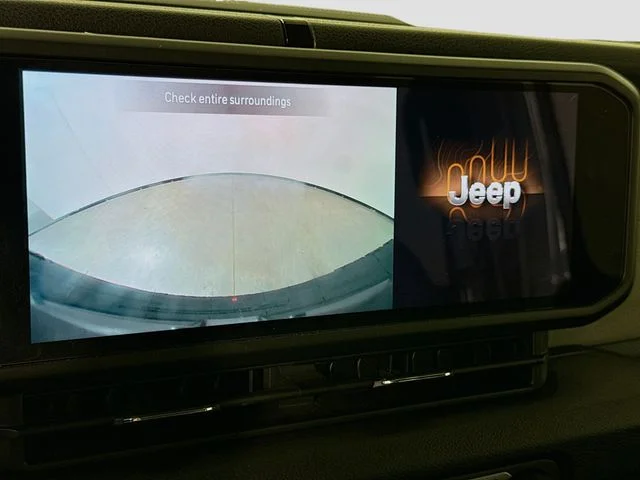 Used 2024  Jeep Sport S image 13