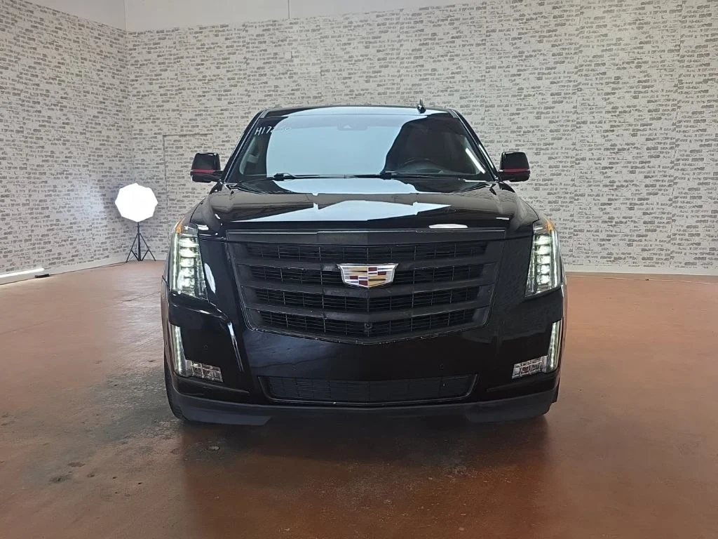Used 2020 Black Raven Cadillac Luxury image 2