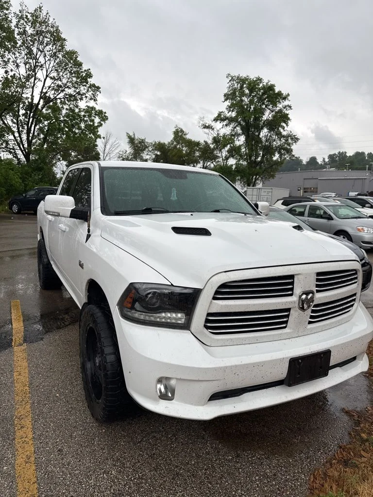 Used 2015 White Ram Sport image 8