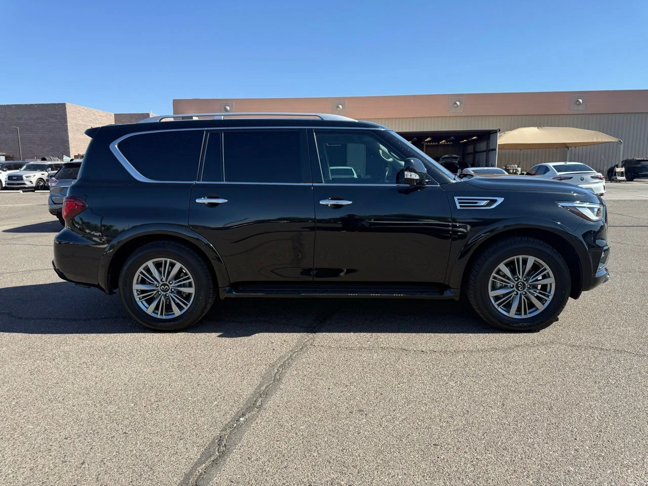 Used 2021 Mineral Black INFINITI Luxe image 4