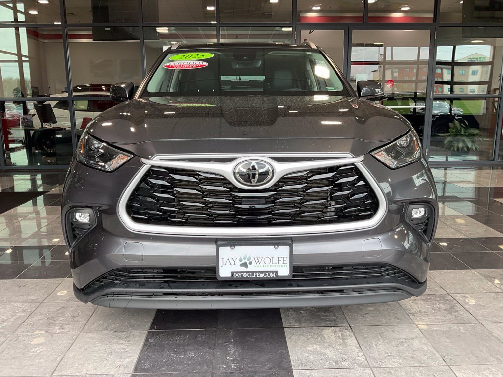 Certified 2025 Toyota Highlander XLE with VIN 5TDKDRBH6SS588751 for sale in Kansas City