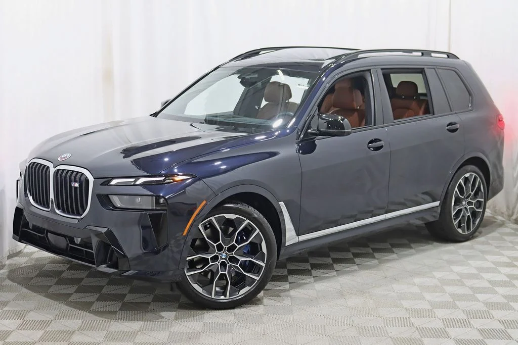 2023 BMW X7 M60i