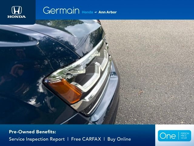Used 2019 Blue Metallic Volkswagen 3.6L V6 SE image 4
