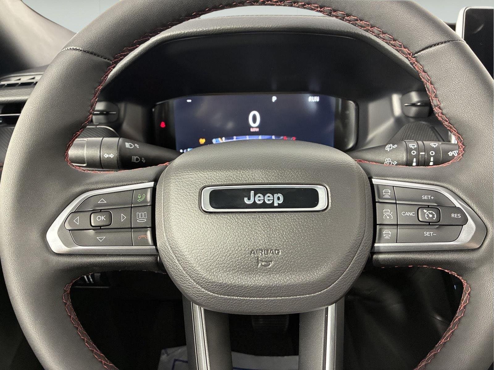 New 2026 Bright White Clear-Coat Exterior Paint Jeep Trailhawk image 12