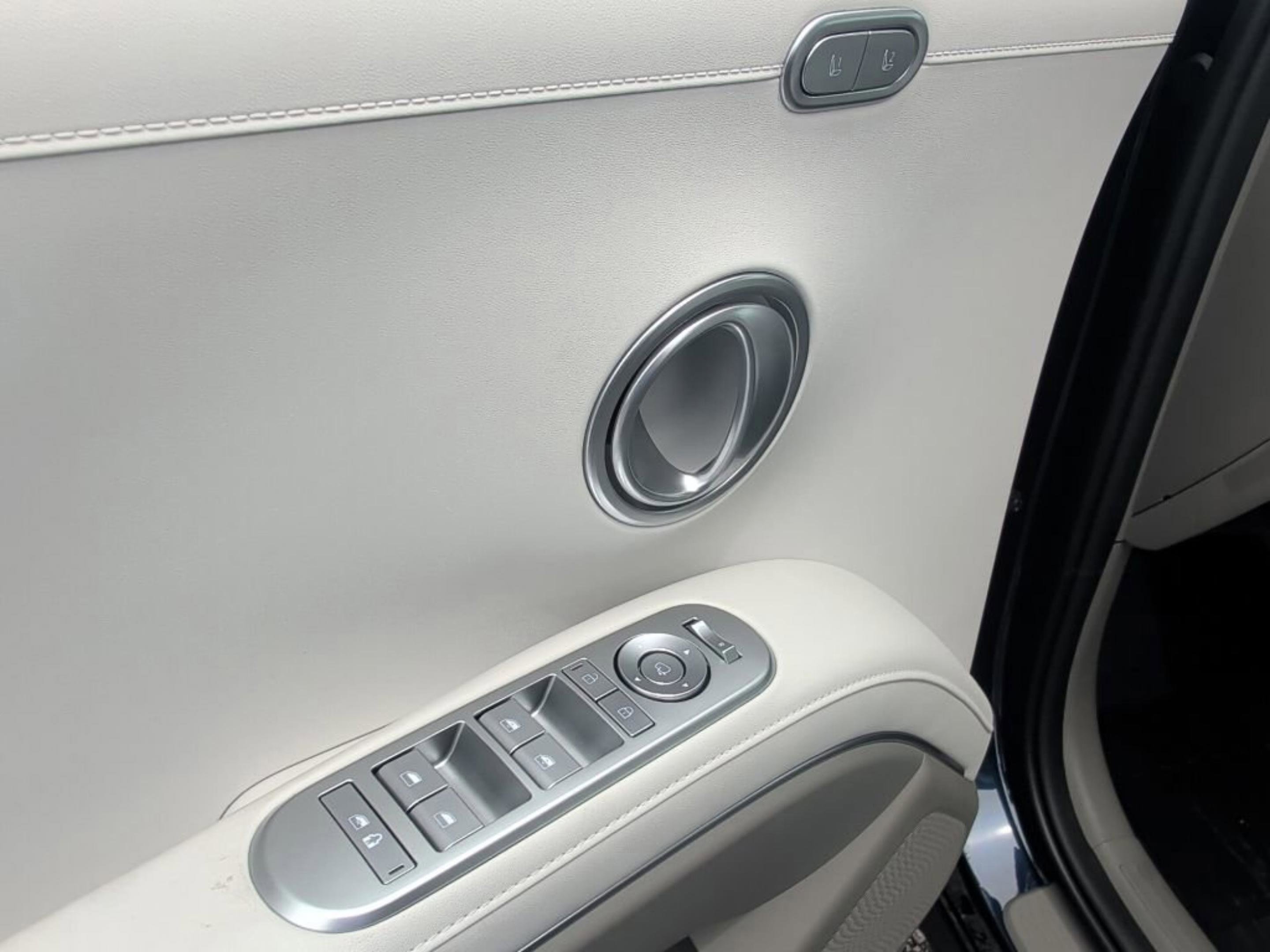 New 2026 Classy Blue Pearl Hyundai Blue SEL Premium 8P image 16