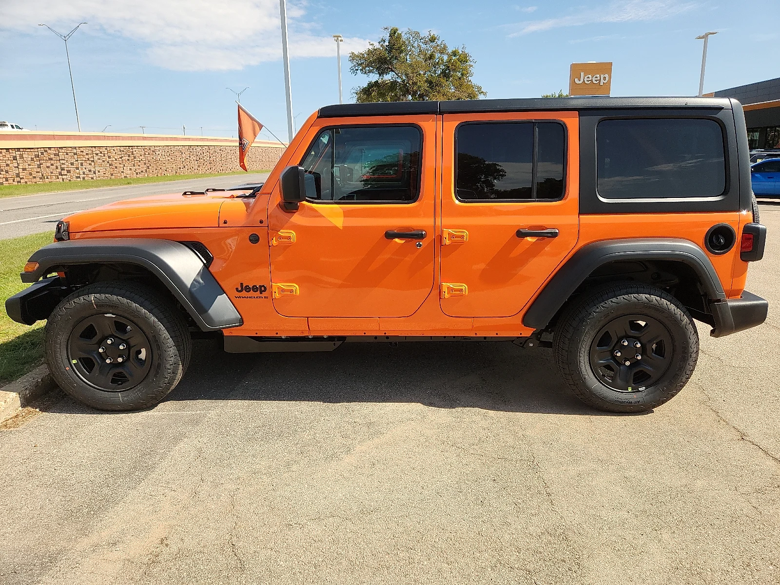 New 2027 Joose Paint Jeep 4-DOOR SPORT image 2