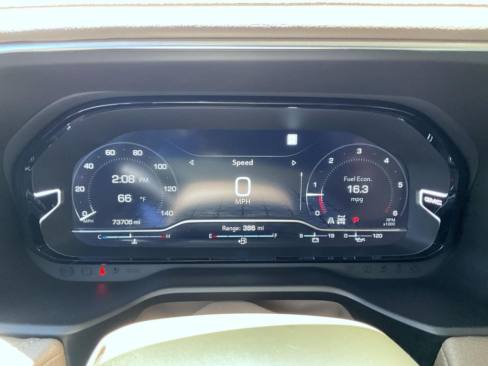 Used 2022 White GMC Denali image 12