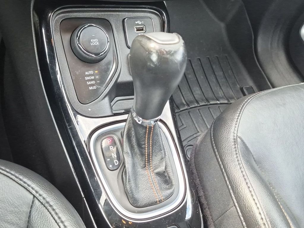 Used 2020 White Clearcoat Jeep Limited image 18