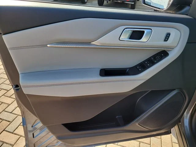 New 2027 Gray Metallic Ford Active image 18