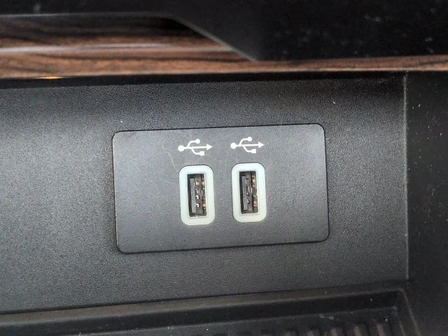 Used 2016 Bronze Fire Metallic Ford Lariat image 23