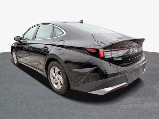 Used 2026 Black Hyundai SE image 2