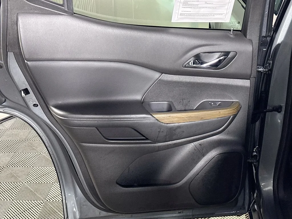 Used 2021 Gray GMC SLE image 18
