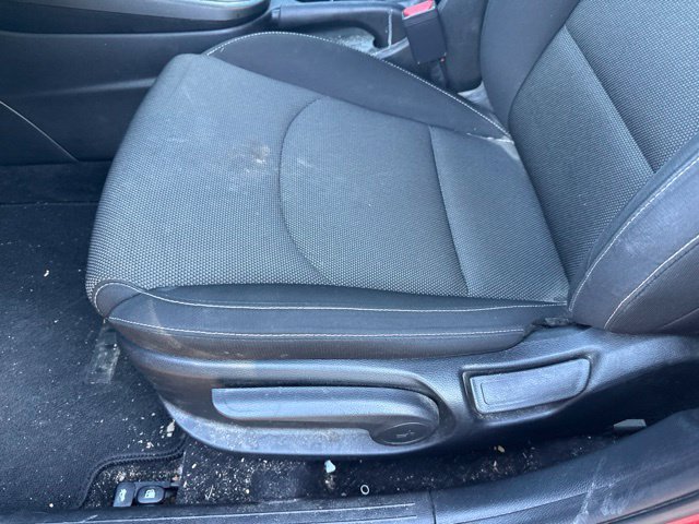 Used 2023 Red Kia LXS image 18