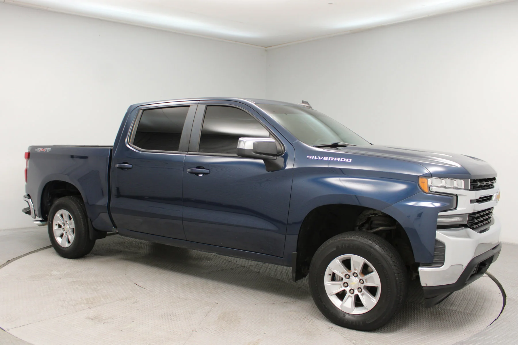 Used 2020 Northsky Blue Metallic Chevrolet 4WD Crew Cab 147 LT image 23