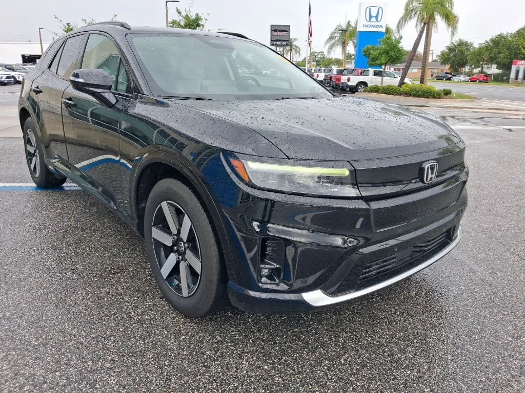 Used 2024  Honda Touring image 3