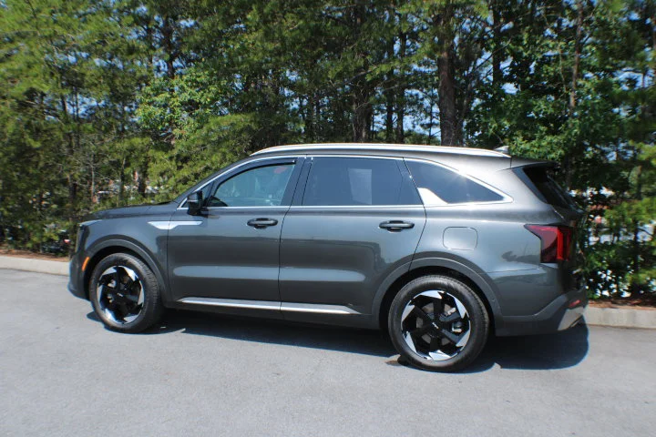 Used 2025 Gray Kia SX Prestige image 3