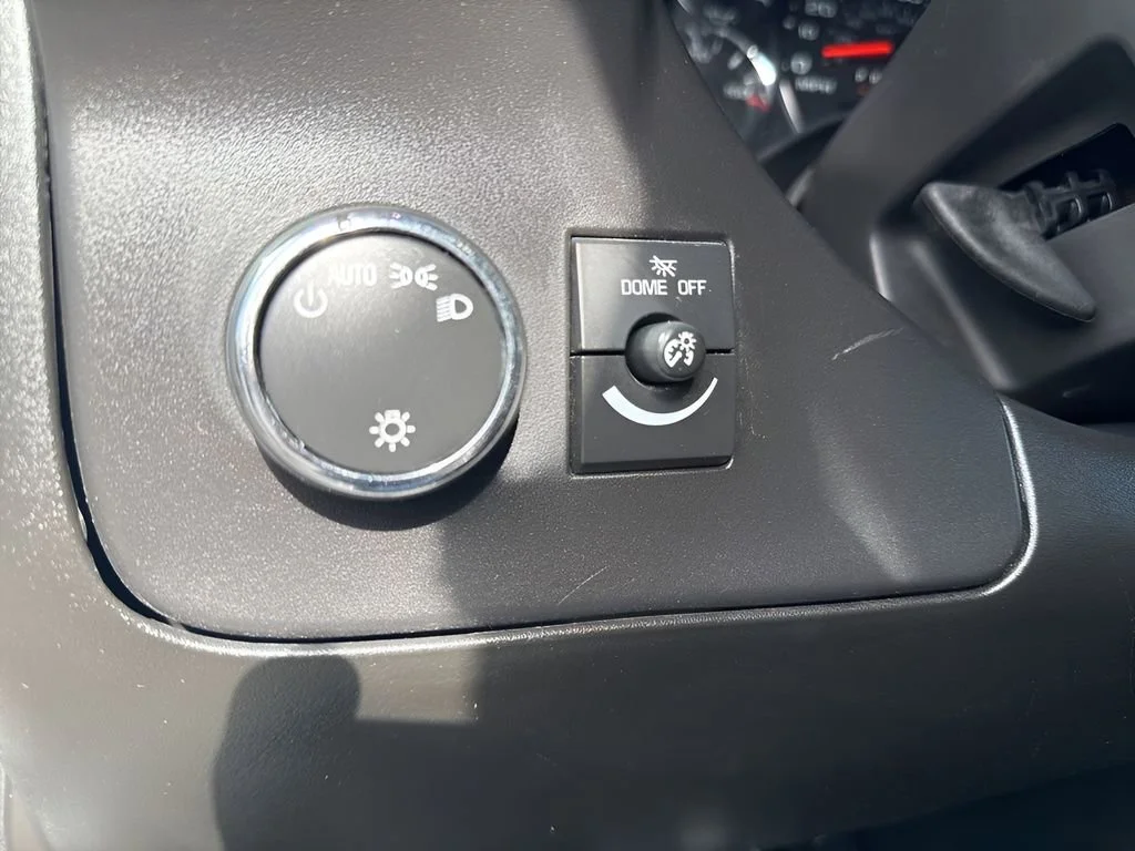 Used 2023 Summit White Chevrolet WT image 18