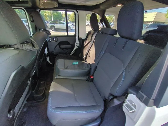 Used 2024 White Jeep Rubicon 4xe image 28