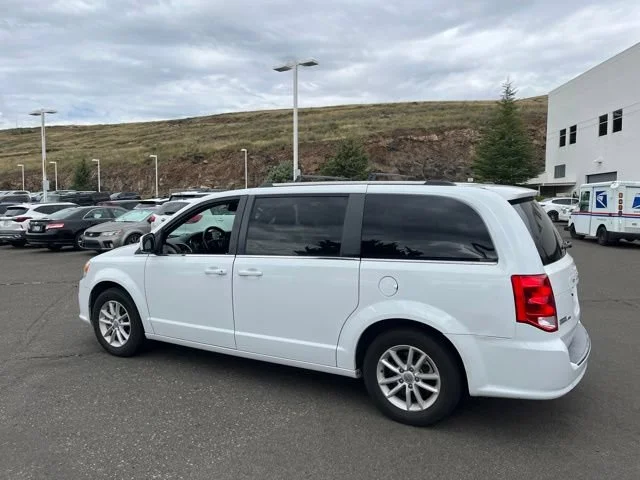 Used 2019 White Knuckle Clearcoat Dodge SXT image 11