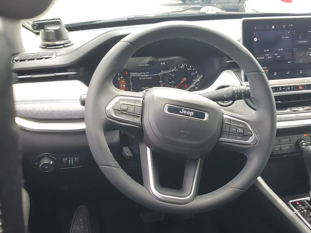 Certified Used 2022 Black Jeep Latitude image 12