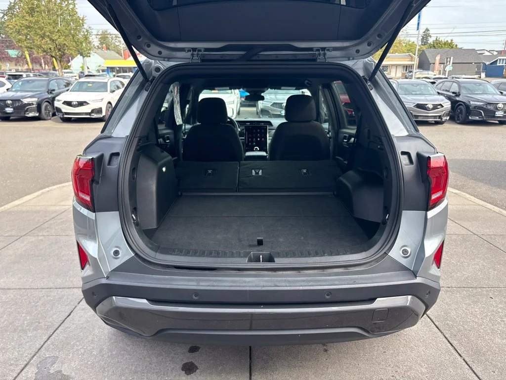 Used 2025 Silver GMC Elevation image 30