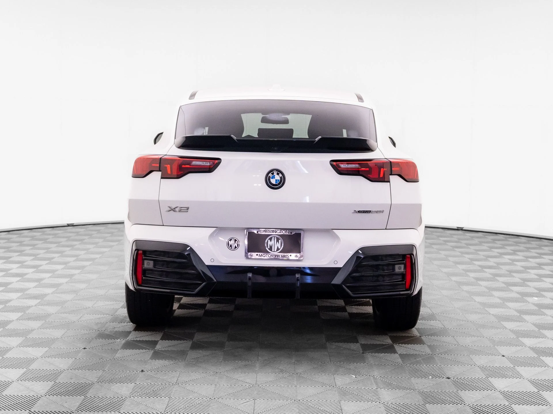 Used 2026 White BMW xDrive28i image 5