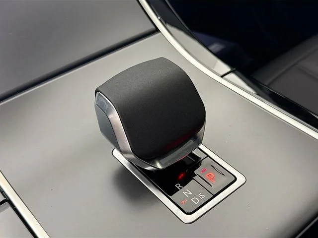 Used 2026 Arroios Grey Metallic Land Rover S image 19