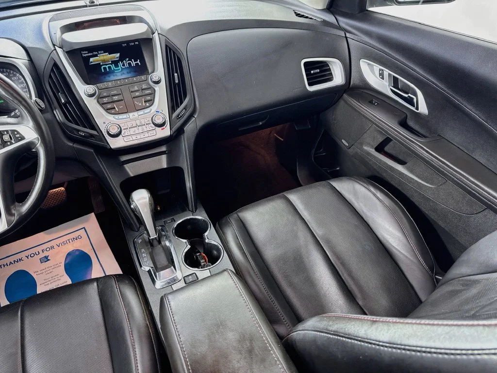 Used 2015 Silver Chevrolet LTZ image 27