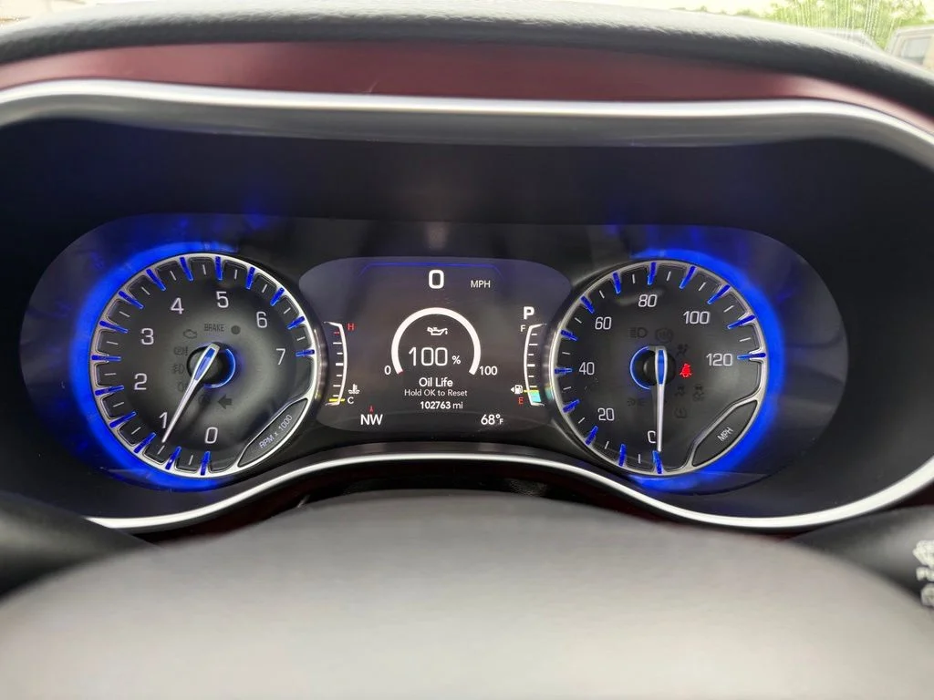 Certified Used 2017 Silver Chrysler Limited image 17