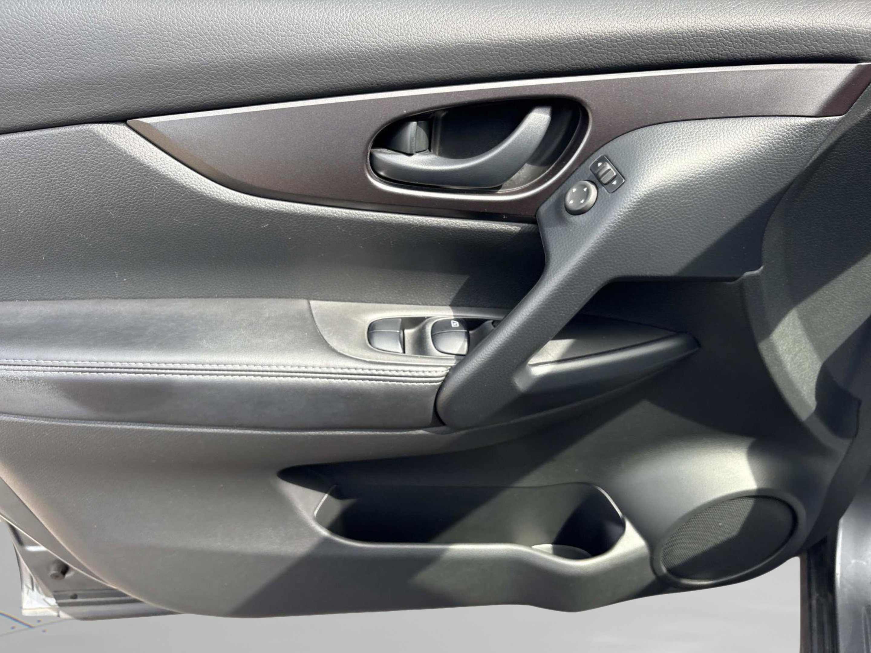 Used 2022 Gun Metallic Nissan S image 20