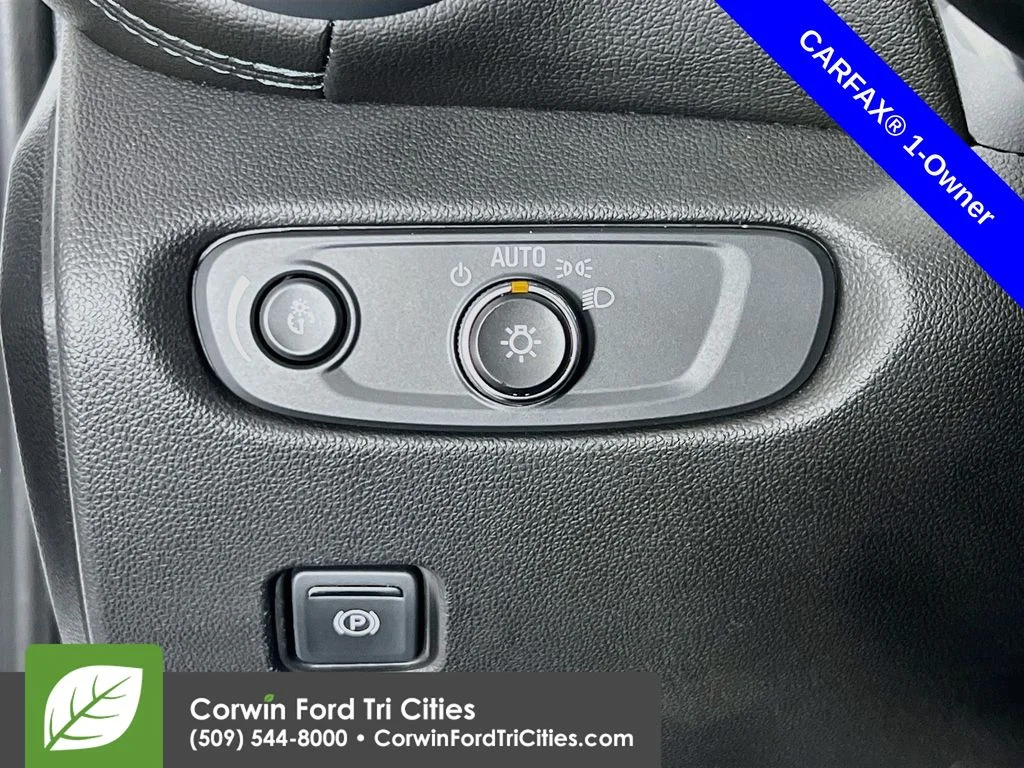 Used 2022 Summit White Chevrolet LT image 19