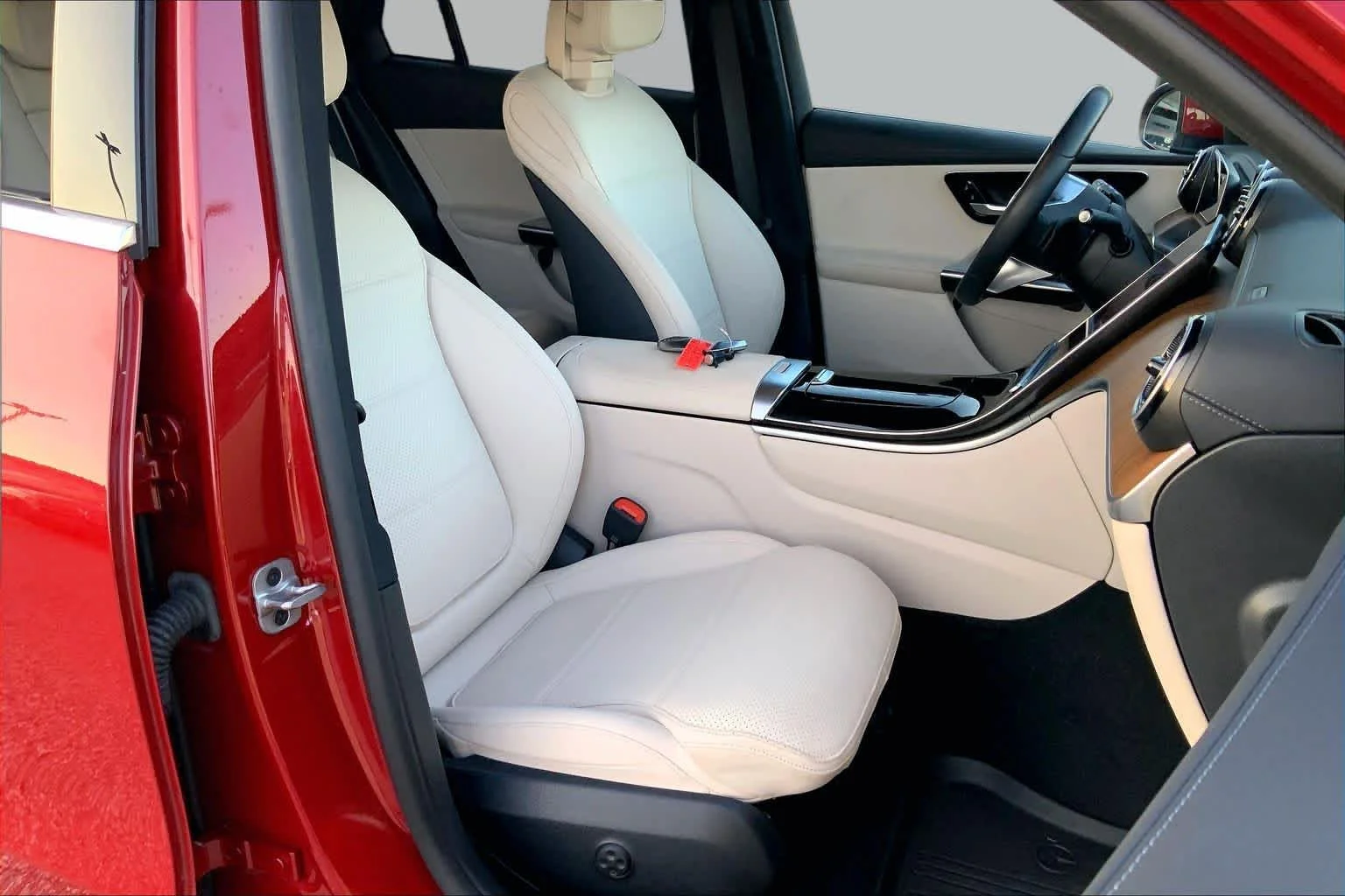 Used 2024 MANUFAKTUR Patagonia Red Metallic Mercedes-Benz GLC 300 image 9