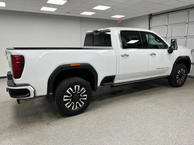 2025 GMC Sierra 2500HD Denali Ultimate - Photo 9