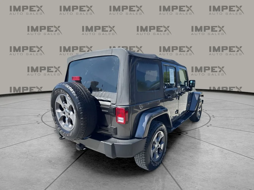 Used 2017 Gray Jeep Unlimited Sahara image 5