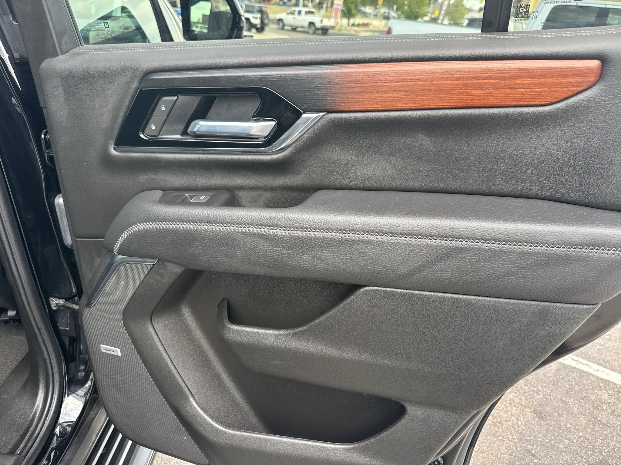 Used 2025 Onyx Black GMC Denali image 14