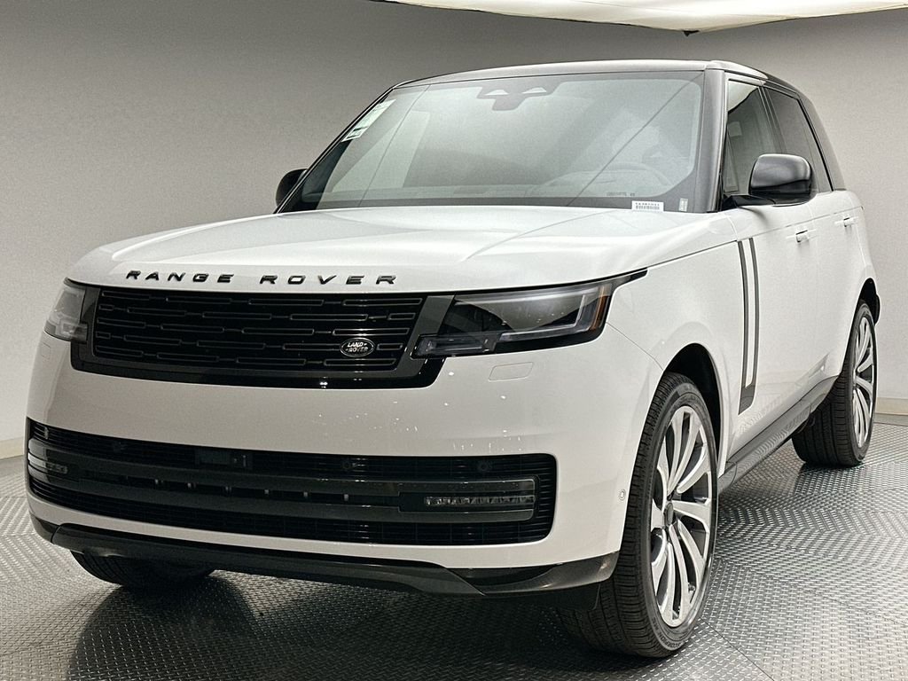 New 2026 Fuji White Land Rover SE image 1
