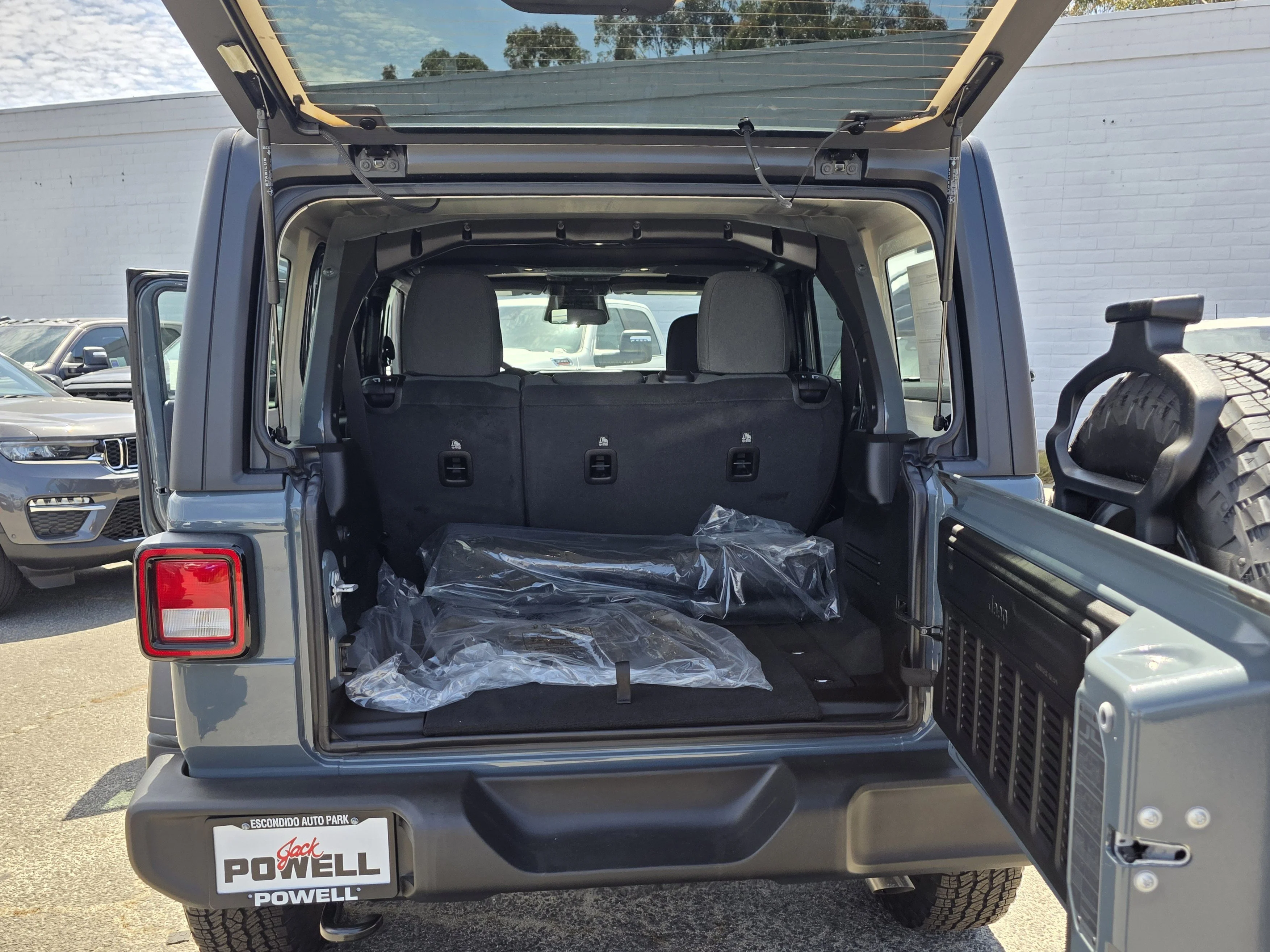 New 2026 Anvil Clearcoat Jeep Sport S image 18