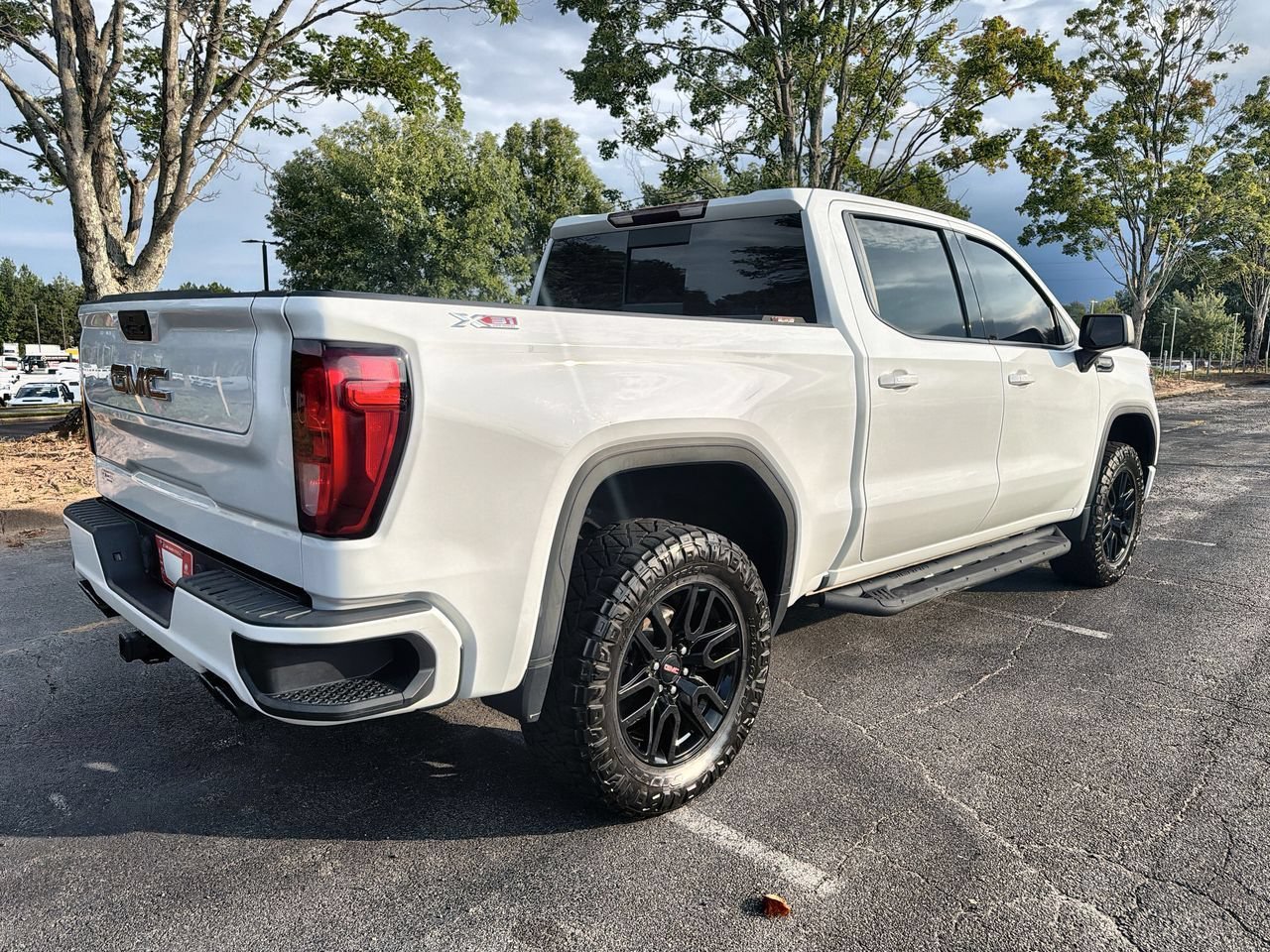 Used 2021 SUMMIT WHITE GMC Elevation image 8