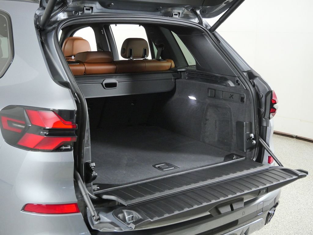 New 2026 Skyscraper Grey Metallic BMW xDrive40i image 29