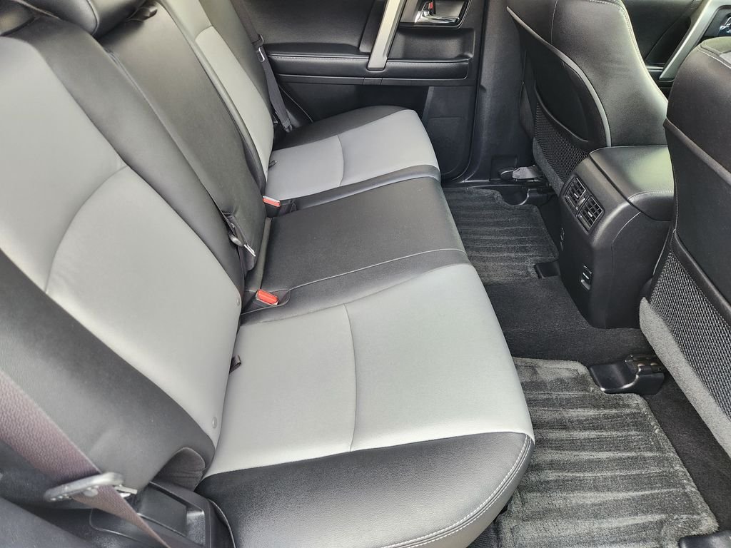 Used 2016 Super White Toyota SR5 Premium image 30