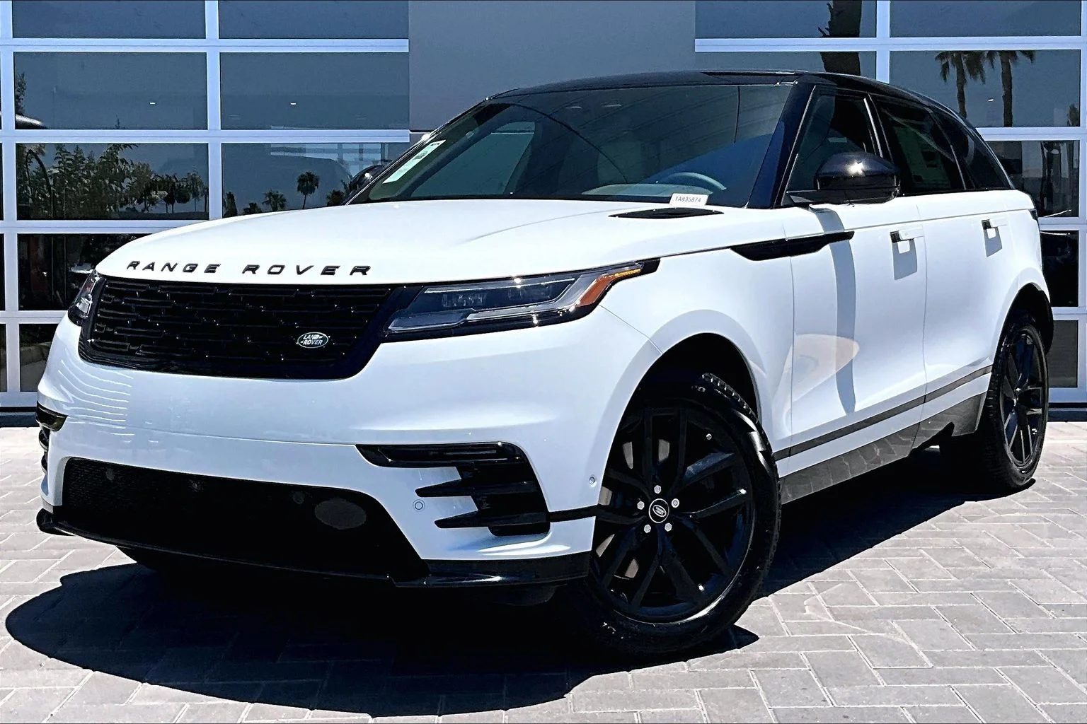 New 2026 Fuji White Land Rover Dynamic SE image 1