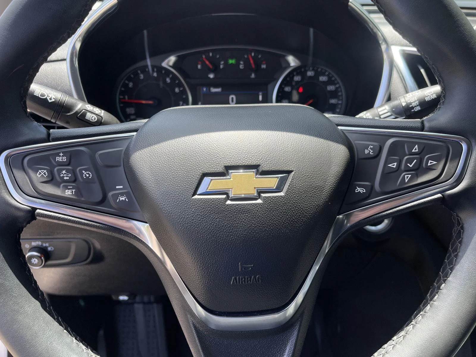 Used 2024 Summit White Chevrolet LT image 21