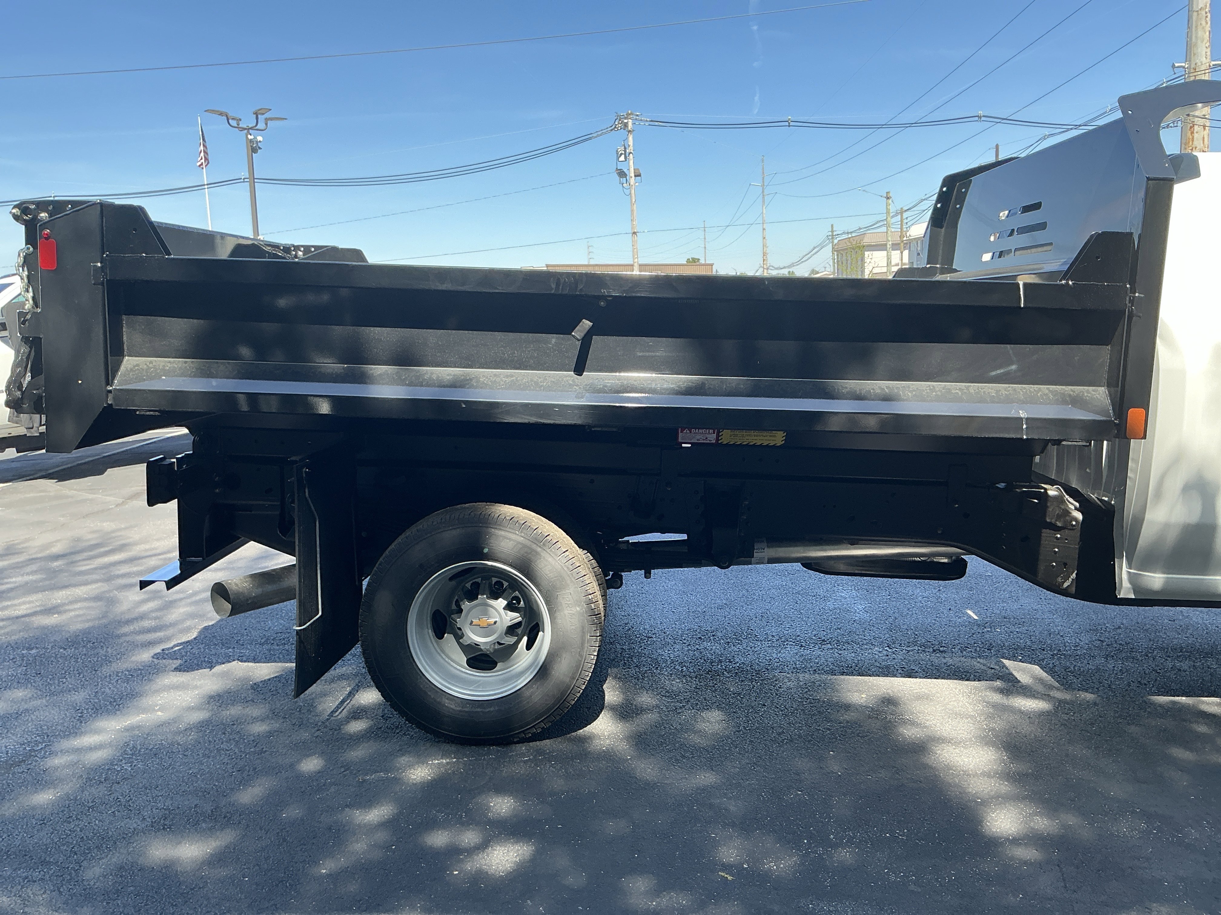 New 2025 Summit White Chevrolet Work Truck image 28