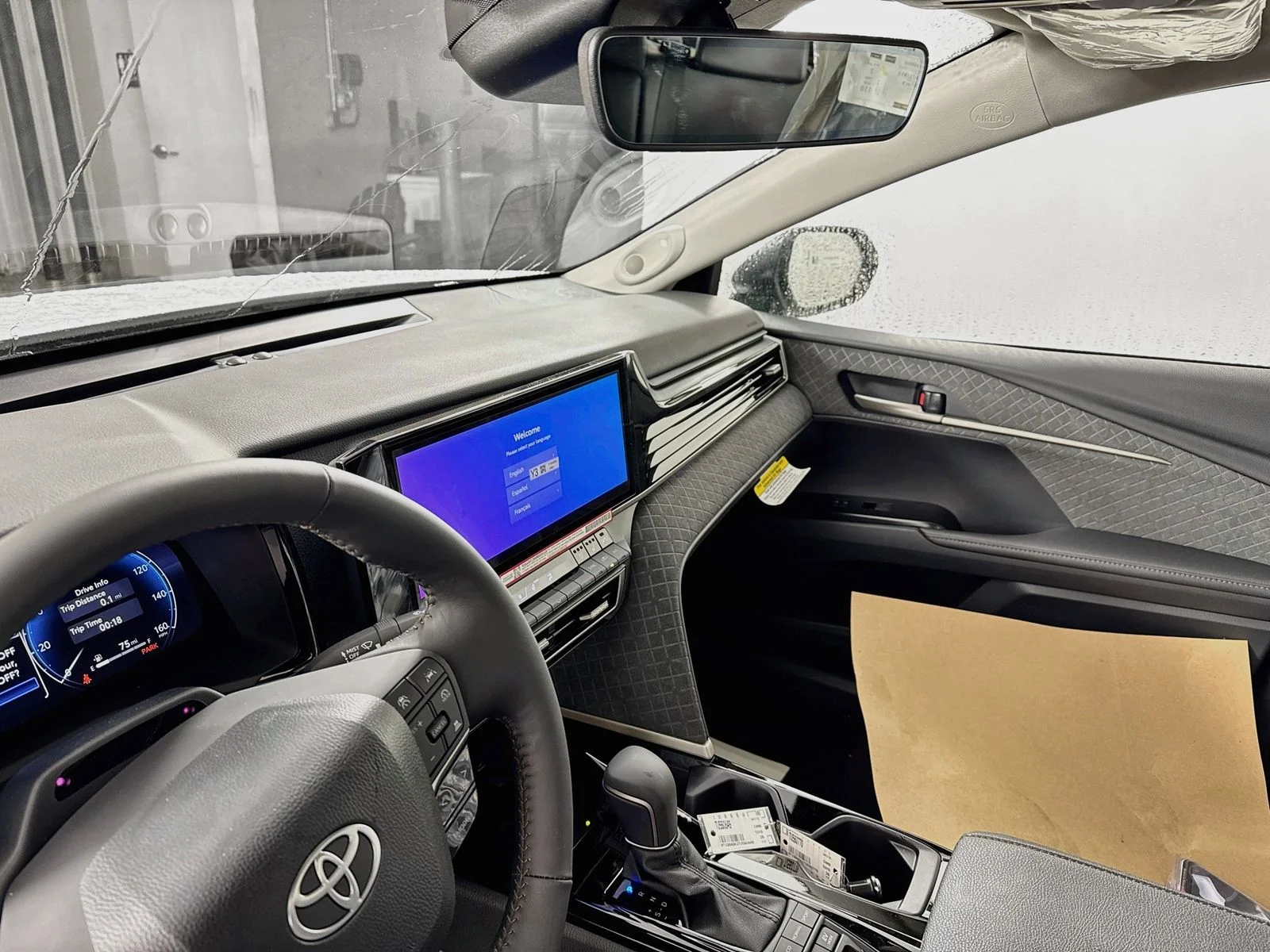 New 2026 Wind Chill Pearl <sup>1</sup> Toyota  XLE AWD image 4