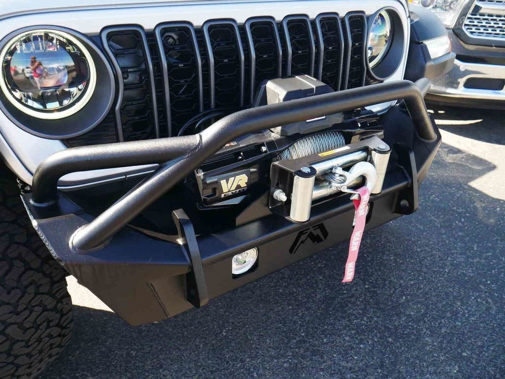 Used 2024 Silver Jeep Rubicon image 15