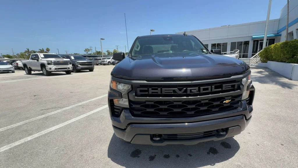Used 2023 Gray Chevrolet Custom image 3