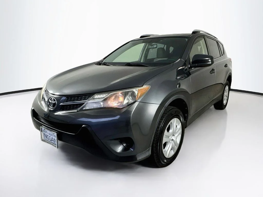Used 2013 Gray Toyota LE image 3